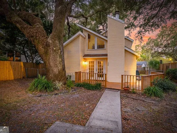 239 Broadway St, Saint Simons Island, GA 31522