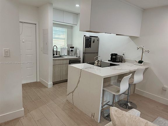 2nd image of 798 Crandon Blvd APT 28-C