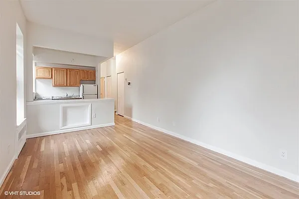 Sold by Manhattan Network Inc. | media 5