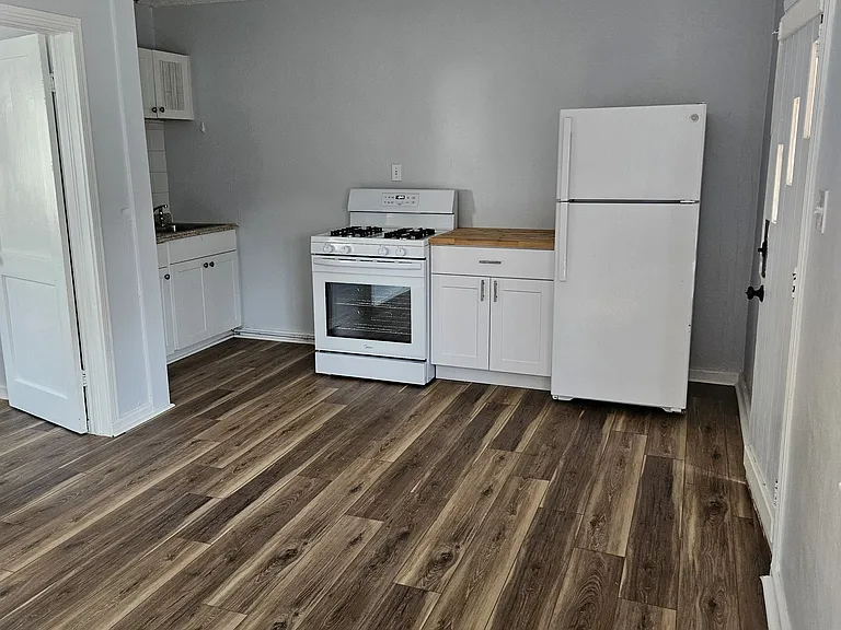 221 Condict Dr #8 — Photo 11