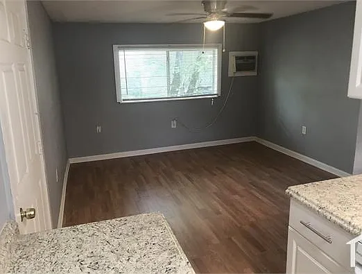 3 bed, 760 sqft, $1,050 — Photo 2