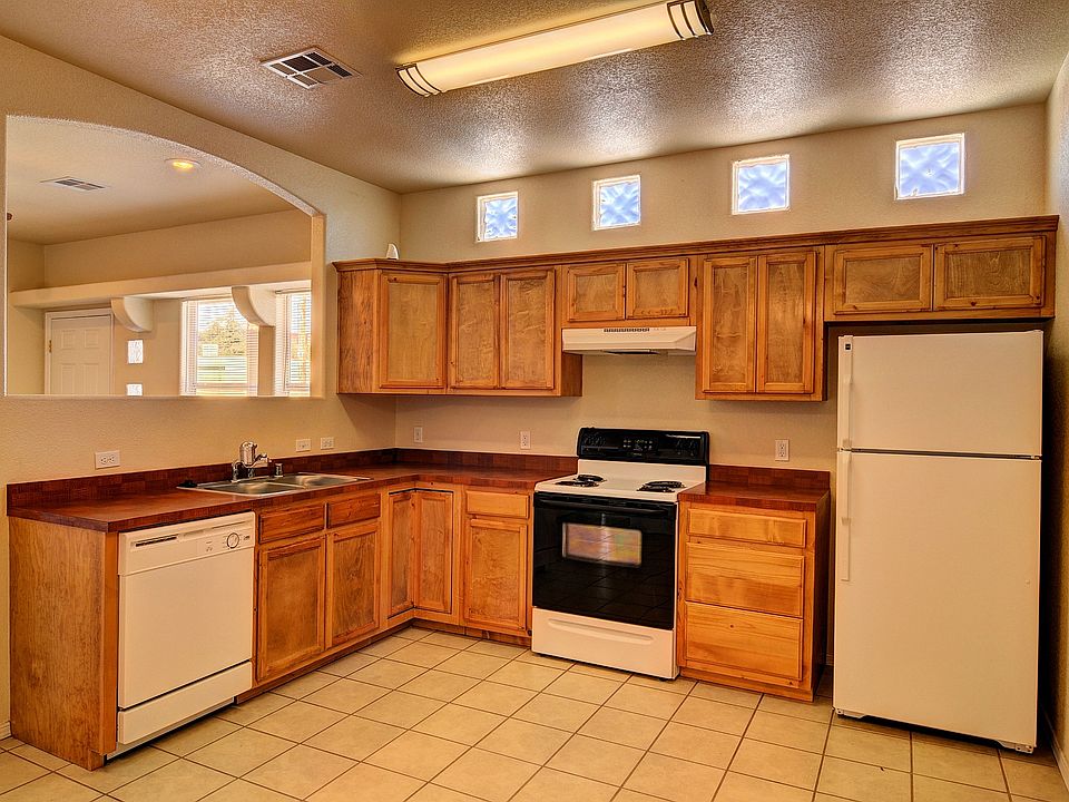 1st image of 1825 Gladys Dr APT 15