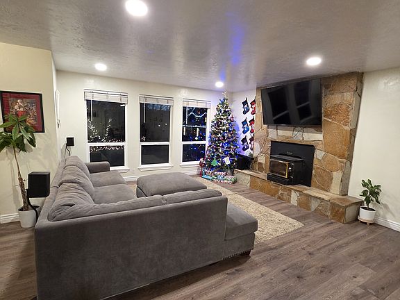 5th image of 4701 S Turnberry Pl