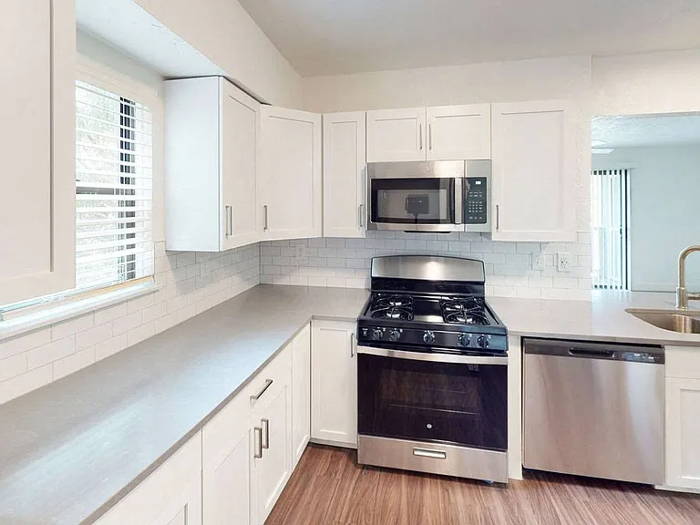Green Ridge Apartments — Photo 20