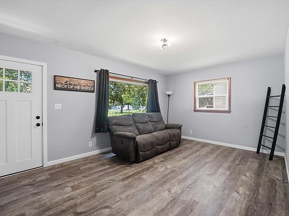 5th image of 602 E End Ave