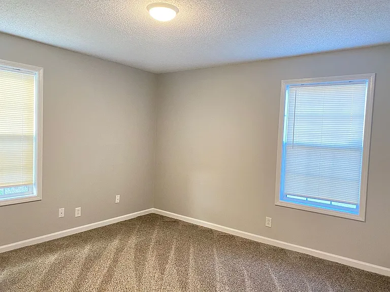 421 Alma Ln — Photo 7
