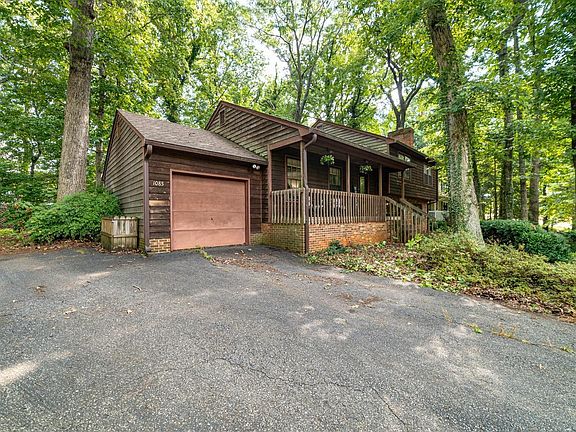 4th image of 1085 Ivy Woods Dr