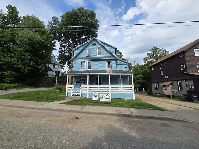 36 William St #2 — Photo 8