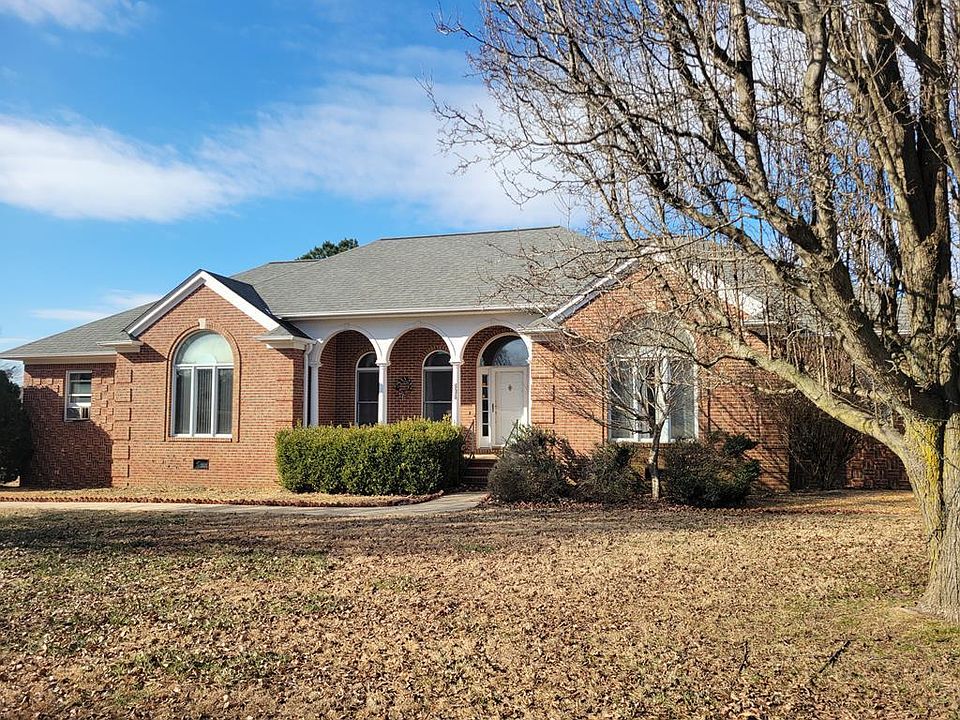 1st image of 606 S Willowbrook Dr