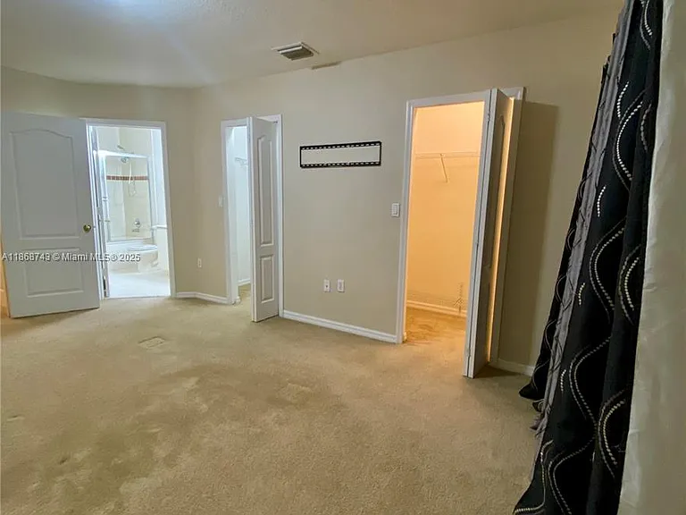 3135 SW 128th Ave — Photo 6