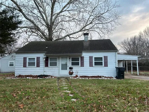 1300 Maiden Ln, Belleville, IL 62220