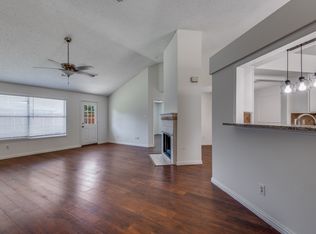 1940 Helen Ln, Lewisville, TX 75067