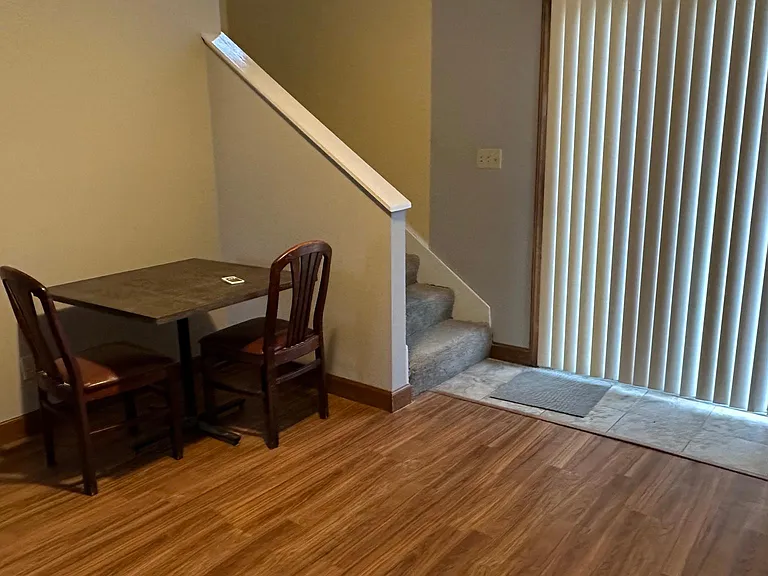 2801 W Broadway #R-3 — Photo 3