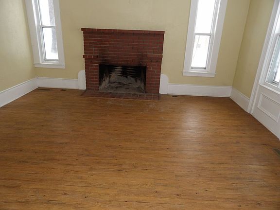 3rd image of 230 Center St