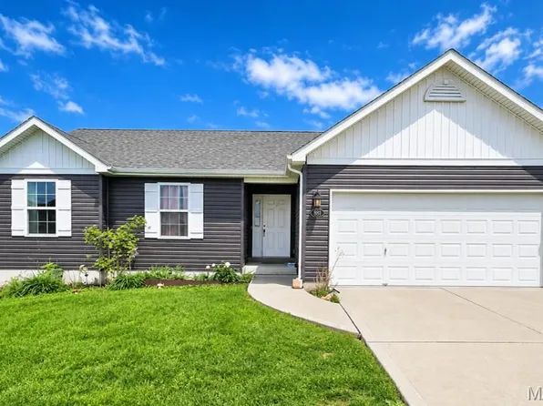 831 Warrior Ridge Dr, Warrenton, MO 63383