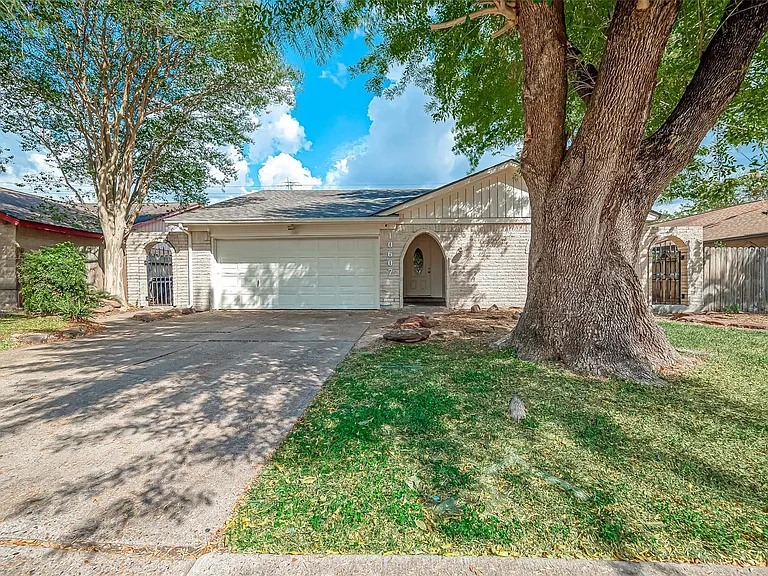 10607 Silkwood Dr — Photo 2
