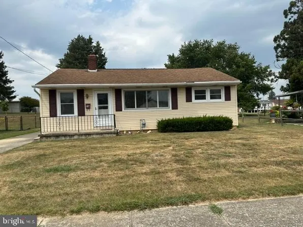 19 Lincoln Dr, Hanover, PA 17331