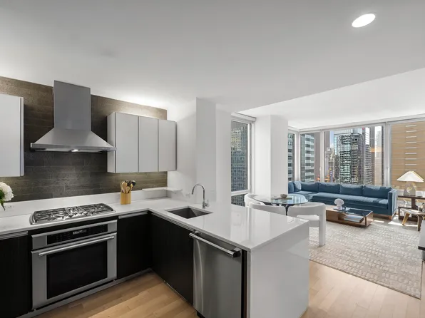 247 West 46th Street 3505 image 3 of 8
