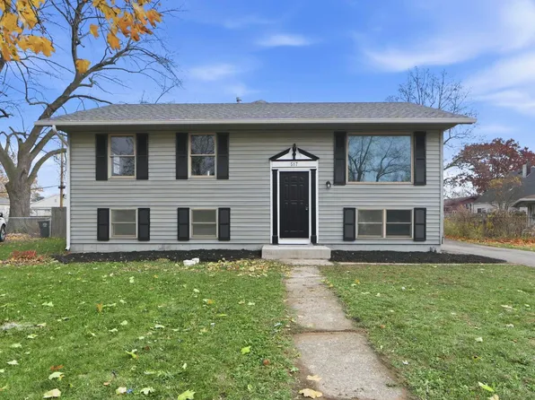 517 Springbrook Rd, Fort Wayne, IN 46825