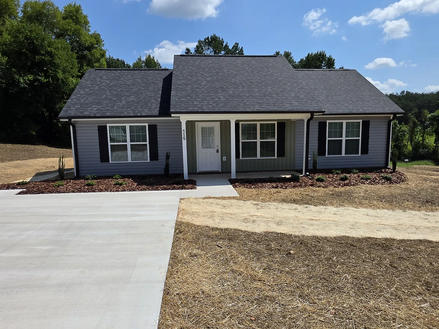 3 bed, 1080 sqft, $1,695 — Photo 1