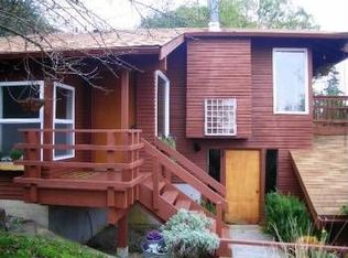 8011 SW Hawthorne Ln, Vashon, WA 98070