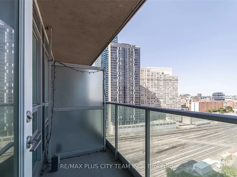 18 Yonge St #1809 — Photo 17