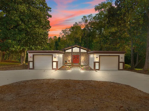 25 Howard Ln, Lillington, NC 27546