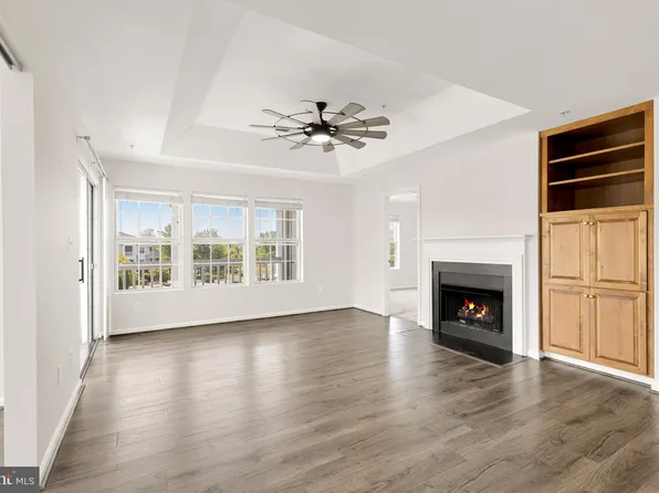 8091 Lacy Dr APT 304, Manassas, VA 20109