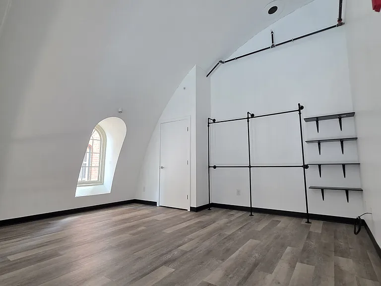401 Olo Street - Former Church Parish Converted In Luxury Apartments! — Photo 46