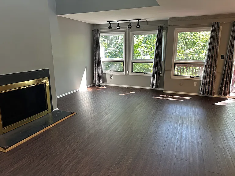 83 Bond St — Photo 46