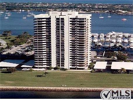 1st image of 123 Lakeshore Dr APT 1042