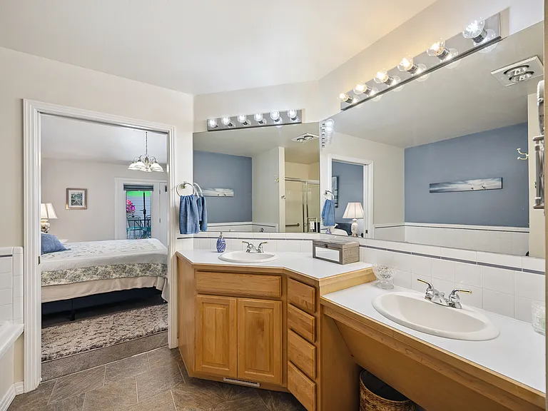 5932 W Ashville Ln — Photo 10