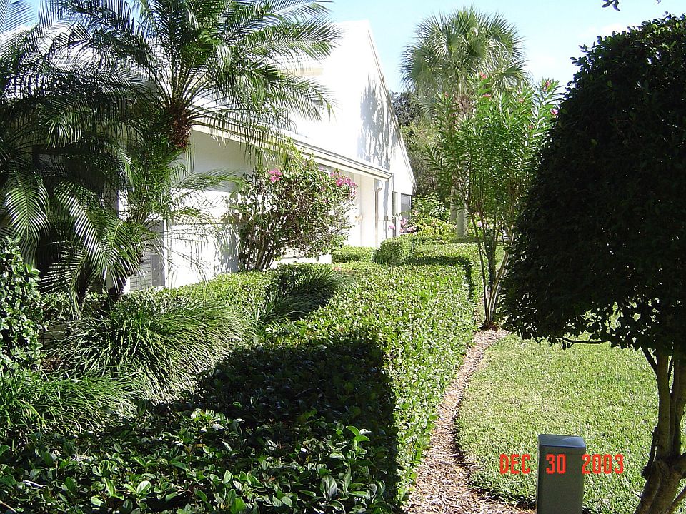 1st image of 2419 SW Foxpoint Trl