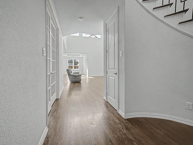 6862 Mistley Park — Photo 3