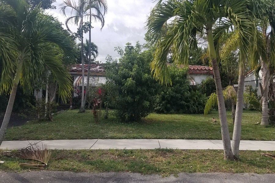1st image of 18360 NE 20th Pl