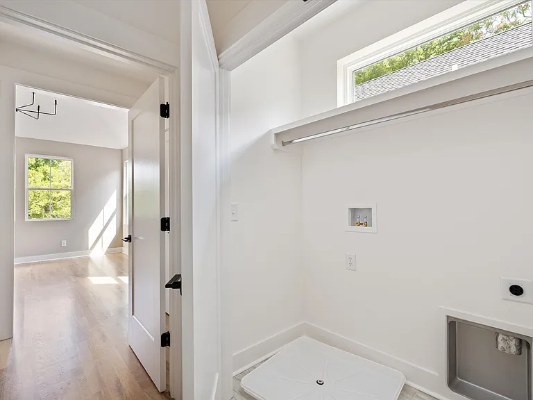 2830 Clifton Ave — Photo 35