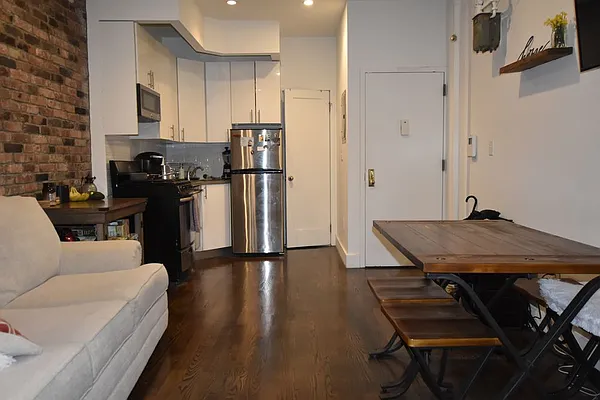 Rented by REAL New York | media 8