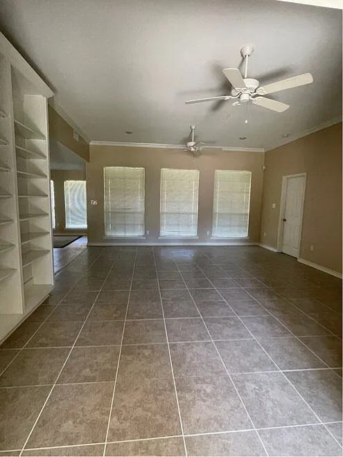 3 bed, 2.0 bath, 2082 sqft, $2,200 — Photo 2