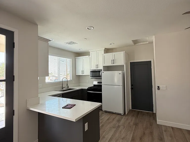 11825 Verbena Dr #1 — Photo 3