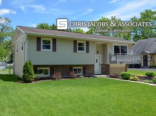 115 S Hickory St, Palatine, IL 60067