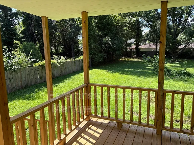6843 Autumnhill Ln — Photo 50