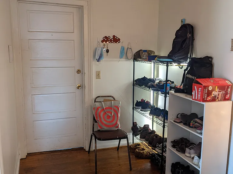 927 E State St #2R — Photo 2