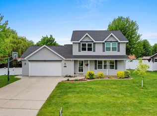 2884 Aquarius Rd, Green Bay, WI 54311