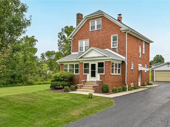 26 Overlook Ln, Bessemer, PA 16112