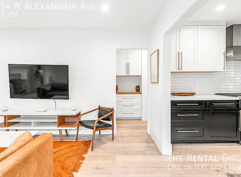 1154 N Alexandria Ave — Photo 14