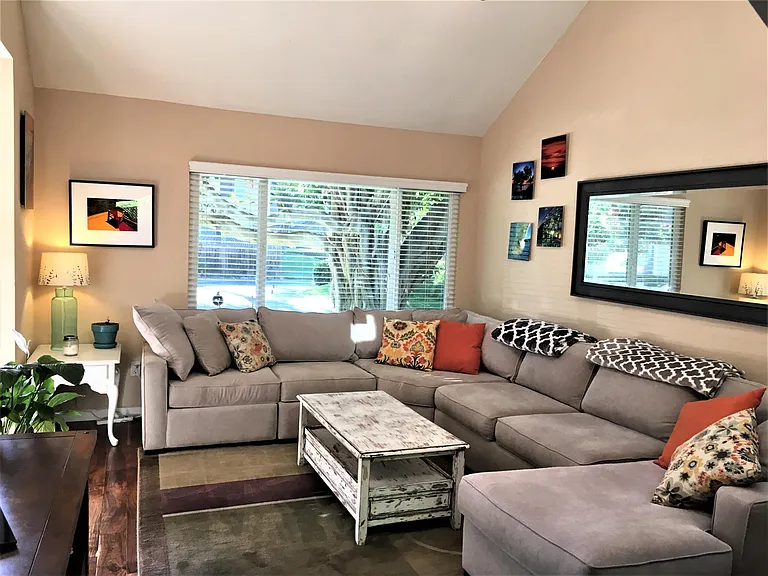 510 Turfwood Ln — Photo 4