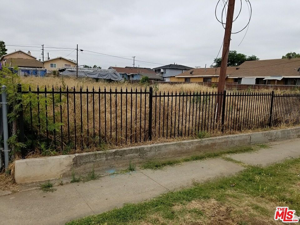 2nd image of 4244 Eugene St