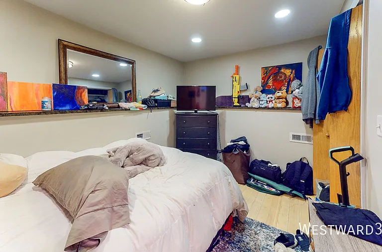 1546 N Mohawk St #6 — Photo 8