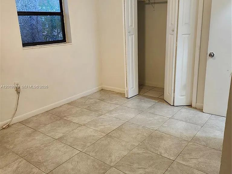 551 NE 139th St — Photo 6