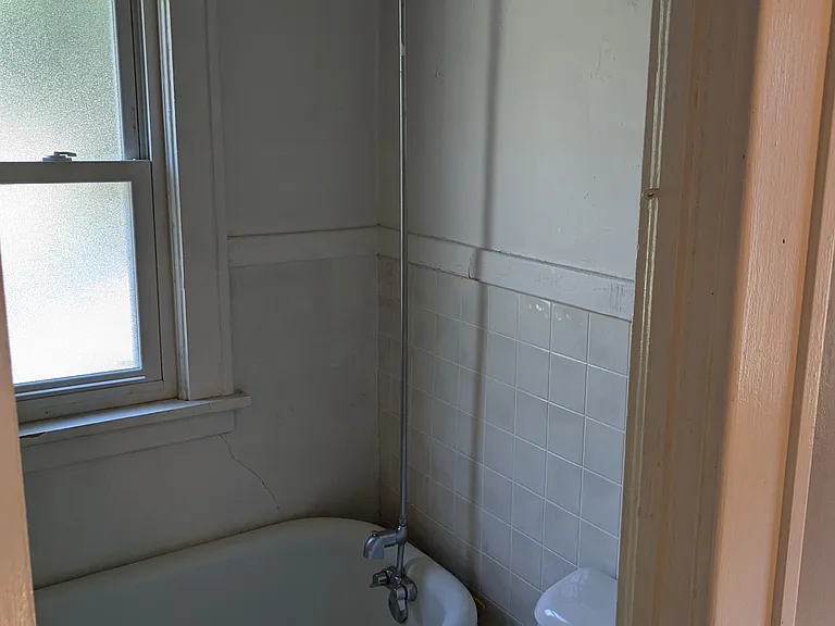 1922 Sharon Ave SE #3 — Photo 5